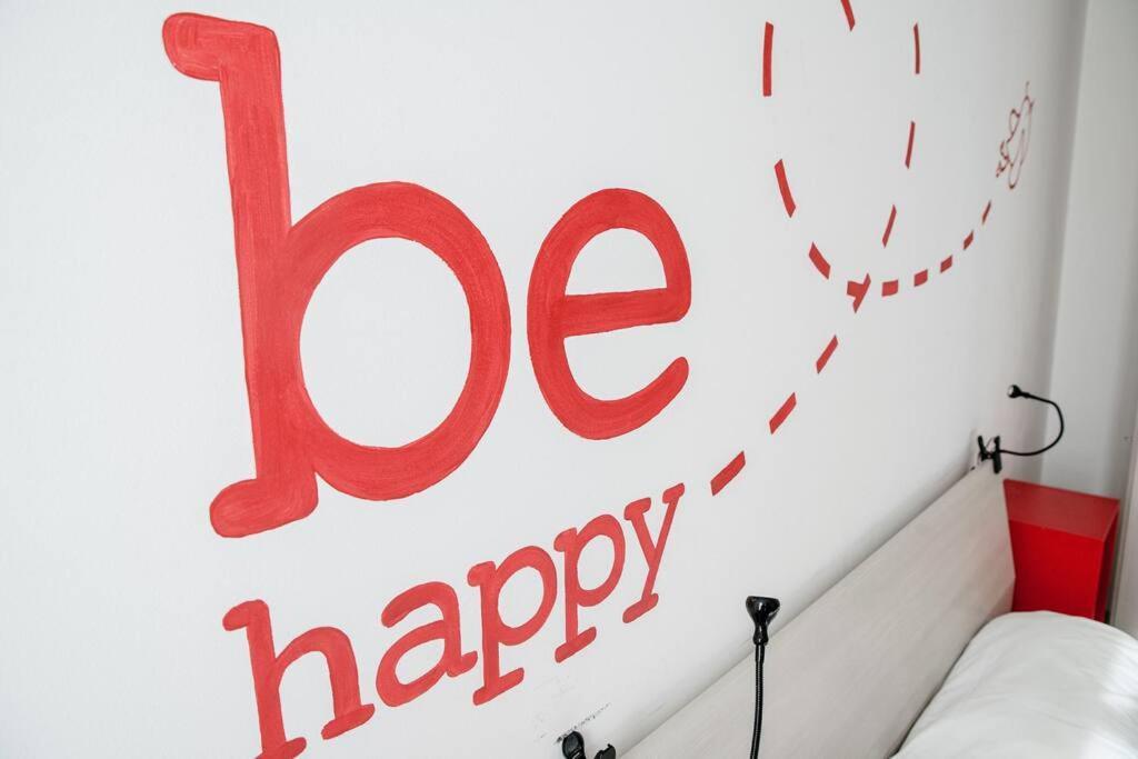 דירות קומו Be Happy - The House Of Travelers מראה חיצוני תמונה